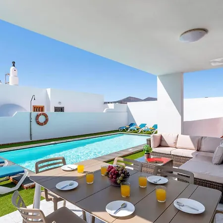 Volcan By * פוארטו דל כרמן